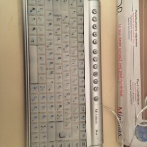 Minimax, compact toetsenbord - Met tegenlicht