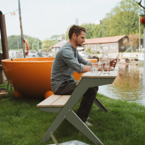 Weltevree TableBench, slimme bamboe picknicktafel of "buitenwerk"bank met rugleuning